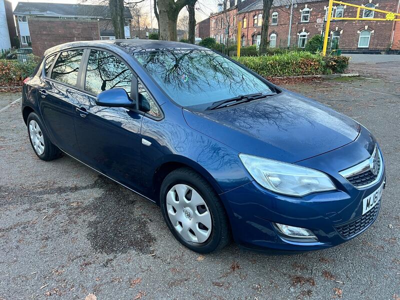 View VAUXHALL ASTRA 1.6 16v Exclusiv 