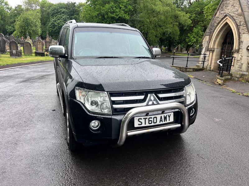 View MITSUBISHI SHOGUN 3.2 DI-DC Elegance
