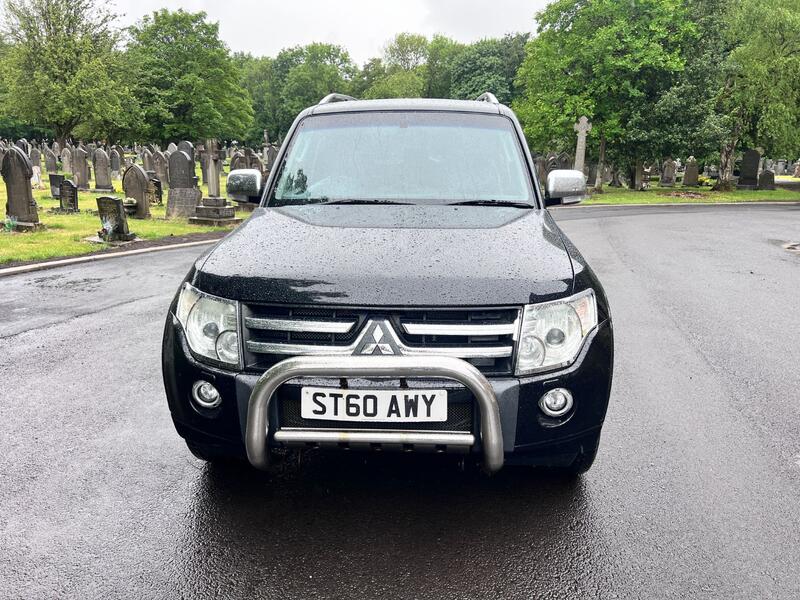 View MITSUBISHI SHOGUN 3.2 DI-DC Elegance
