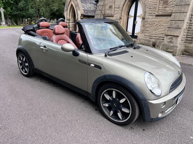 View MINI CONVERTIBLE 1.6 One Sidewalk